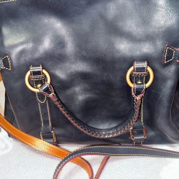 Black Leather Handbag - Picture 5 of 13